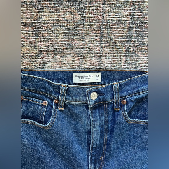 NWOT Dark Abercrombie Ultra High Rise Ankle Straight Jean 25 - Picture 7 of 11